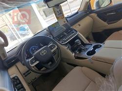 تۆیۆتا لاند کروزەر